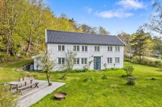 200-Year-Old House By The Southern Archipelago - 9