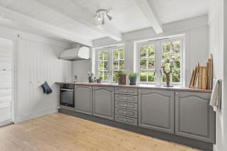 200-Year-Old House By The Southern Archipelago - 7