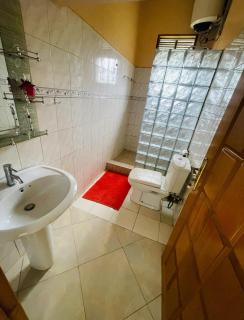 Tara Villa - Elegant 4-Bedroom Home in Buziga - Kampala - 7