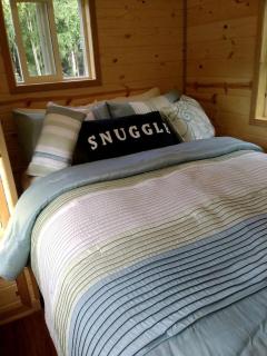 Comfortable Tiny House Rental near Fairbanks for Pet-Friendly Glamping in Alaska - 9