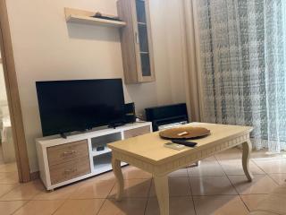 Cozy 1 Bedroom Apartment steps from the sea in th heart of the beach area - 7