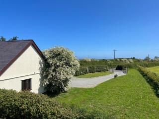 Detached 3 Bed Cottage Mountain Views- Pets Wifi - 3