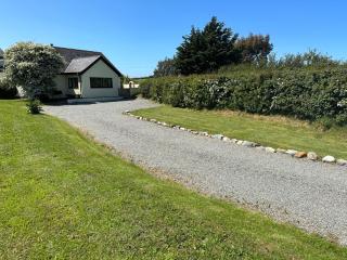 Detached 3 Bed Cottage Mountain Views- Pets Wifi - 2
