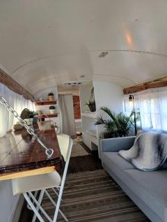 Rustic Bus Accommodation Perfect for Glamping in Missouri - 5