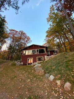 Charming Lakeside Lodging in Minocqua Perfect for a Nature Escape in Wisconsin - 9