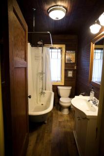 Charming Lakeside Lodging in Minocqua Perfect for a Nature Escape in Wisconsin - 2