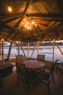 Charming Lakeside Lodging in Minocqua Perfect for a Nature Escape in Wisconsin - 1