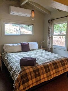 Rustic Cottage Rental with a Hot Tub Perfect for Luxury Camping in Santa Margarita - 7