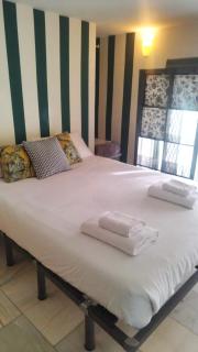 Excelente ubicación cerca del metro para 2 personas - 1