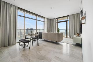 Elegant 3BR with Canal and Burj Khalifa Views - 5