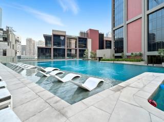 Elegant 3BR with Canal and Burj Khalifa Views - 4