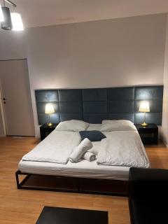 Cozy 1 Bedroom Getaway Central Meidling Location - 6