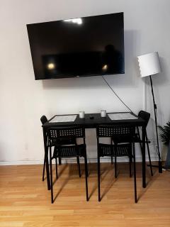 Cozy 1 Bedroom Getaway Central Meidling Location - 1