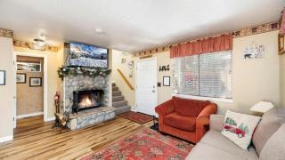 Charming Cabin for Winter and Water Sports Fans Near Big Bear Lake, California - 3