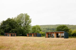 1 Bed Cabin - Sleeps 2 - Pets - Garden - Parking - 4