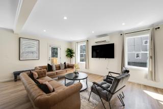 Spacious House in Prime Location - 5