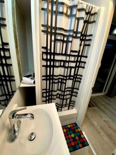 Cozy Container in Devore Heights, California, for Glamping Getaways on Route 66 - 7