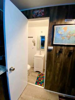 Cozy Container in Devore Heights, California, for Glamping Getaways on Route 66 - 6