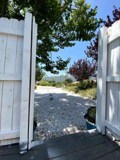 Cozy Container in Devore Heights, California, for Glamping Getaways on Route 66 - 3