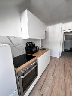 Sweet 2BR Apt, next to U6 Station am Schöpfwerk - 7