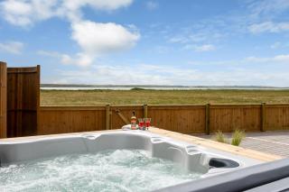 Uniquely located wooden cottage by the sea - SJ1 - 8