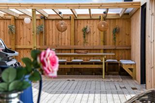 Uniquely located wooden cottage by the sea - SJ1 - 5