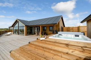 Uniquely located wooden cottage by the sea - SJ1 - 2