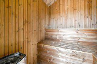 Uniquely located wooden cottage by the sea - SJ1 - 1