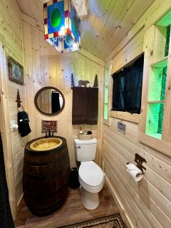 The Drake Cabin in The Forest - 3