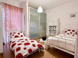 Στην ΚΑΡΔΙΑ ΤΗΣ ΠΟΛΗΣ - in the HURT OF THE TOWN - 6