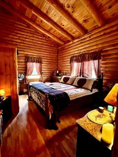 Romantic Nature Escape: Beautiful Log Cabin with Amazing Views and Hiking Trails Nearby in the White Mountains, New Hampshire - 7