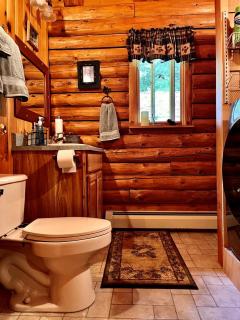 Romantic Nature Escape: Beautiful Log Cabin with Amazing Views and Hiking Trails Nearby in the White Mountains, New Hampshire - 6