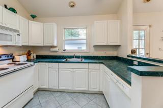 2 Mi to Bethany Beach! Family Getaway with Deck - 4