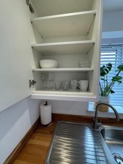 Siennas Modern 1 bed room apartment with ensuite - 4