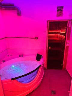 Jacuzzi Loft in the Center of Riga - 3