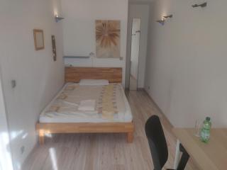 Charming Room in a Central Location with perfect Connectivity - 8