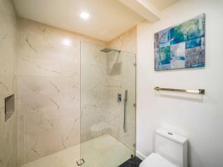 The Wave House - Santa Cruz - 8