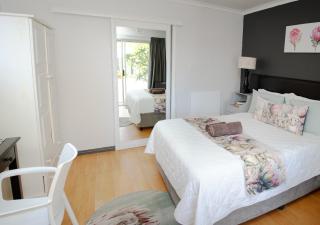 VillaVin at 26 Richardson - 9