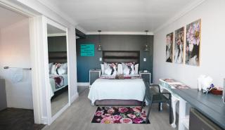 VillaVin at 26 Richardson - 8