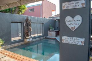 VillaVin at 26 Richardson - 1