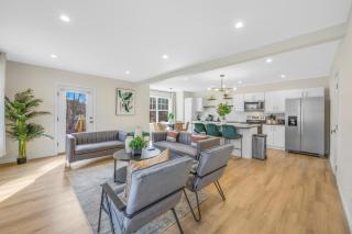 Spacious House in Prime Location - 1