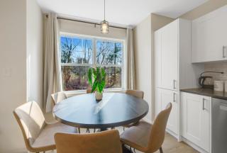 Spacious House in Prime Location - Bloomfield - 6