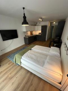 Fred&Moris Apartments - 8