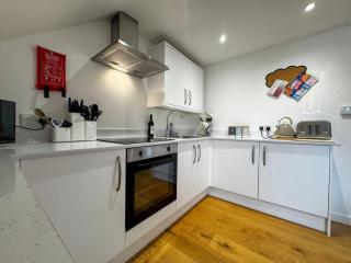 New Modern Studio in Chandlers Ford with Parking - 7