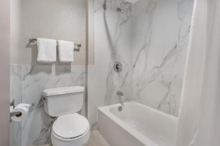 Red Roof Inn Houston Brookhollow - 6