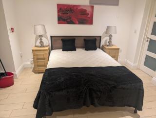 City Escape - 1 Bedroom Flat in Swansea Centre - 4