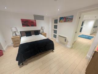 City Escape - 1 Bedroom Flat in Swansea Centre - 3
