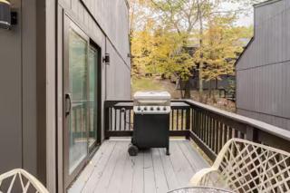 3 BR Ski-in and Out Home with shared Hot Tub - 8