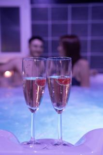 Suite romantique La Maison de Flora SPA intérieur, jardin et lit King size - 4