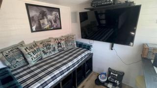 Remote Modern Tiny House with Deck, BBQ and Mountain Views in Arizona - 7